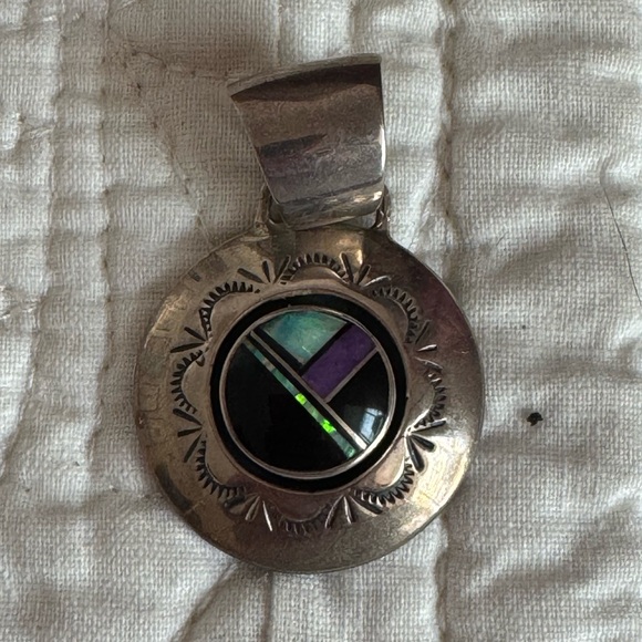 Native American Navajo pendant, EUC, 1 3/4 inches - Picture 1 of 4